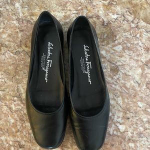 salvatore ferragamo Vintage Black flats - authentic - size 4